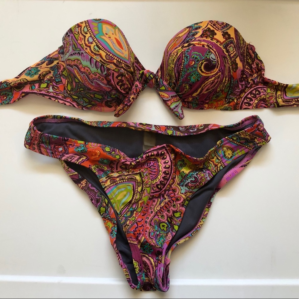 VICTORIA’S SECRET BIKINI SET